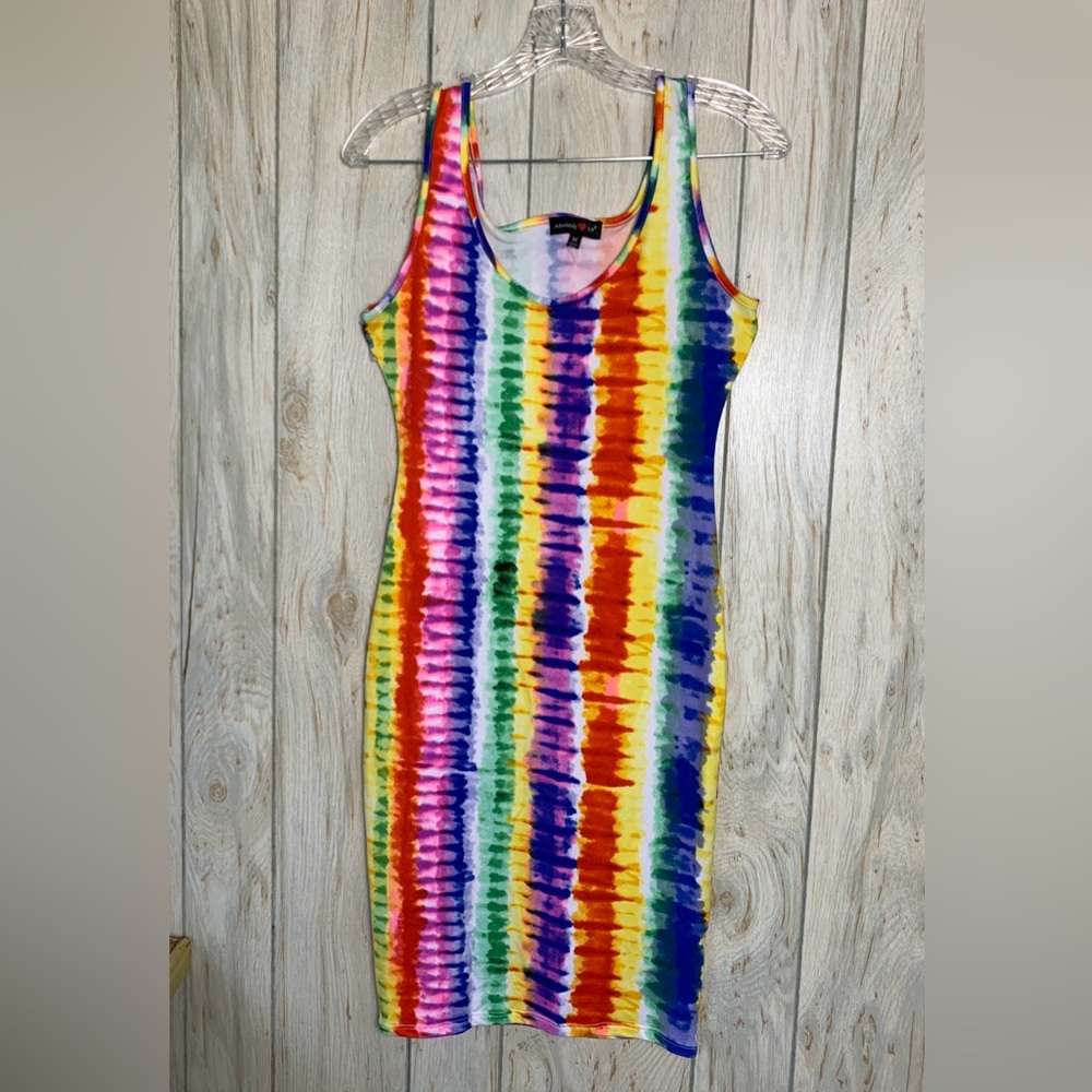 Absolutely ❤️ It Women’s Size Medium Tie Dye Knee Length Dress - Picture 3 of 9